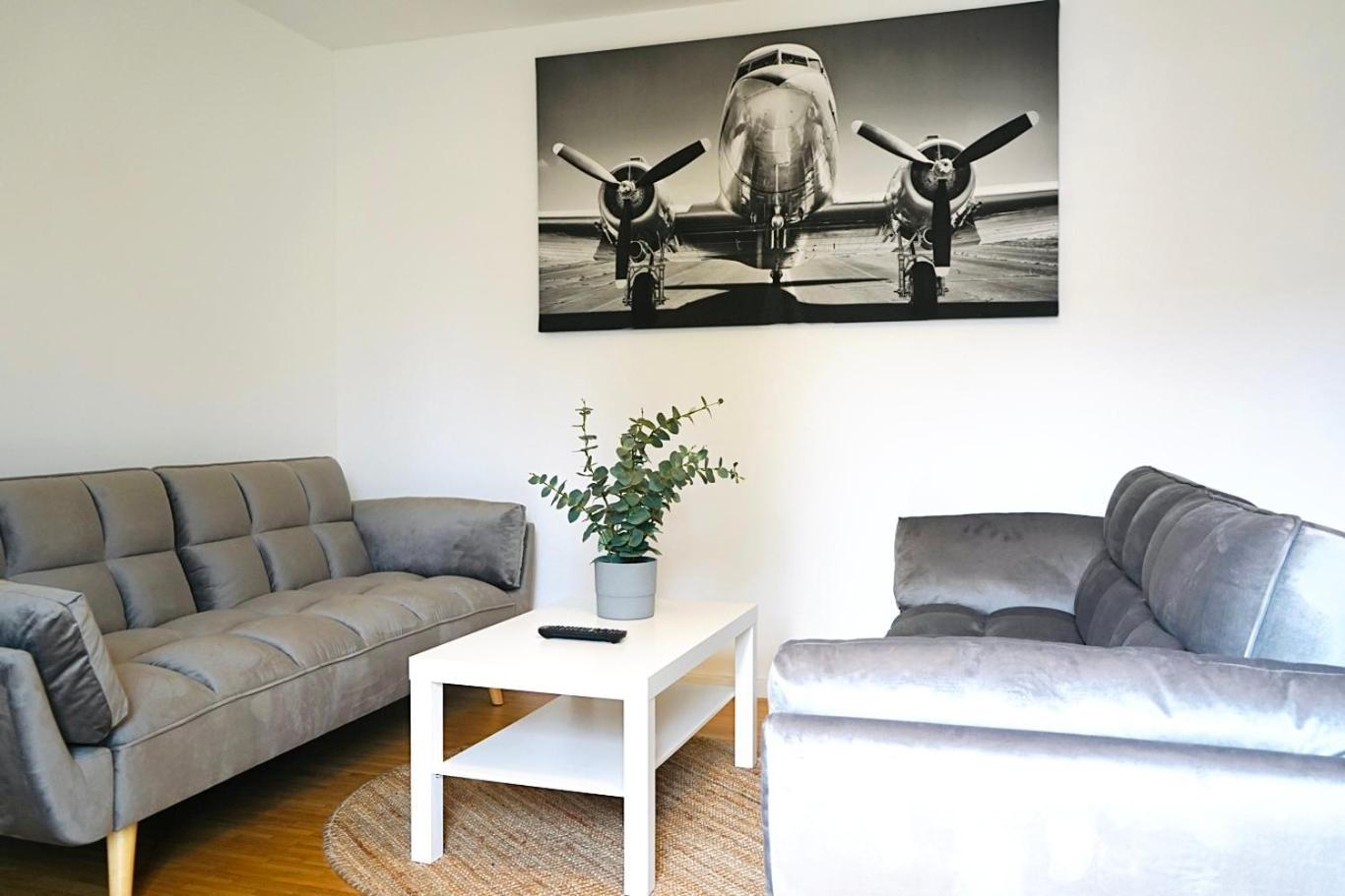 Stilvolles Apartment In Stadtnaehe-Parkplatz- 4 Personen- Balkon Wolfsburg Luaran gambar