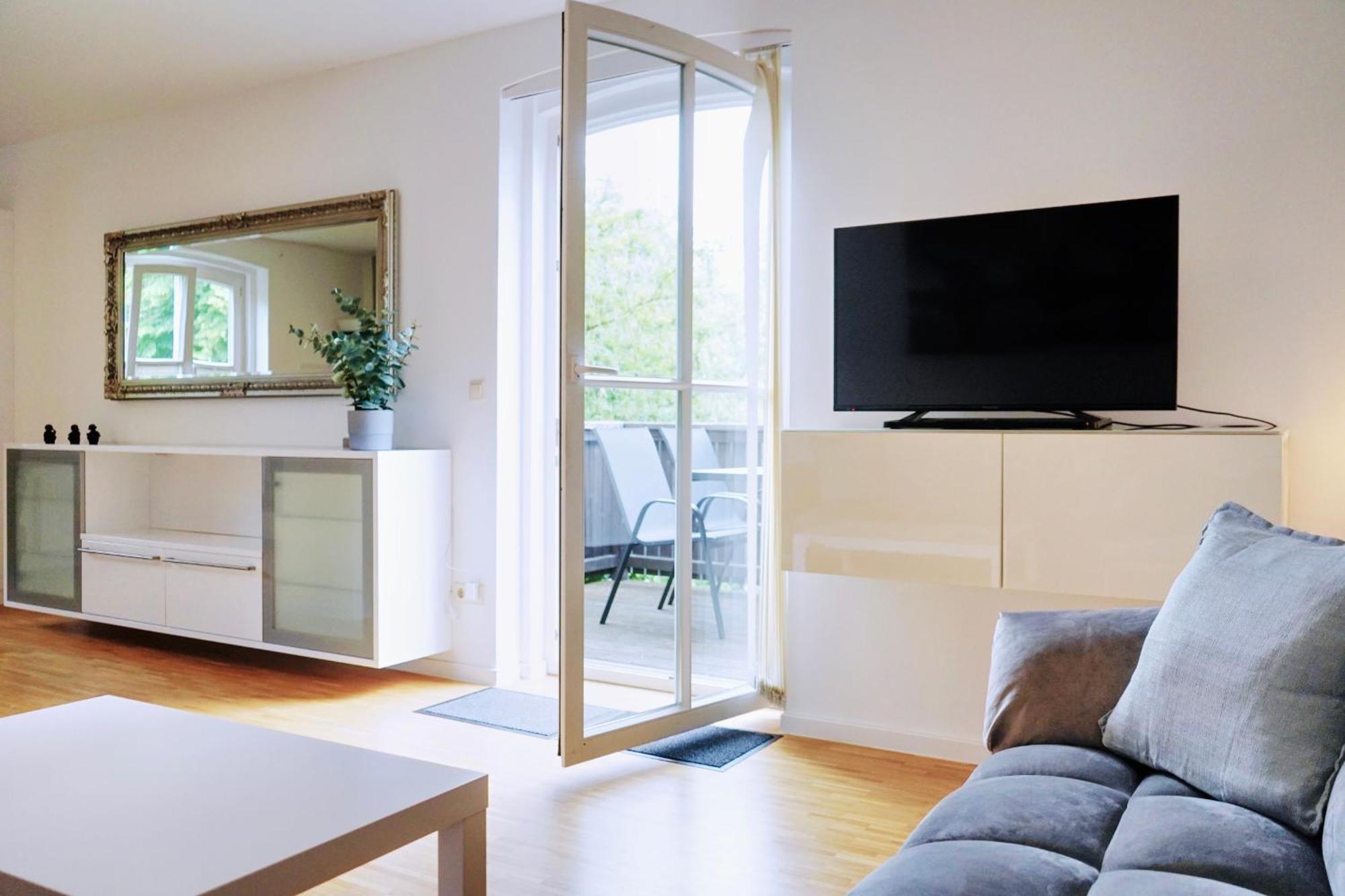 Stilvolles Apartment In Stadtnaehe-Parkplatz- 4 Personen- Balkon Wolfsburg Luaran gambar