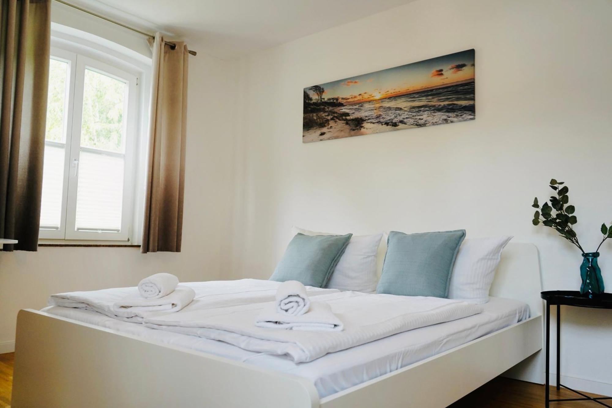 Stilvolles Apartment In Stadtnaehe-Parkplatz- 4 Personen- Balkon Wolfsburg Luaran gambar