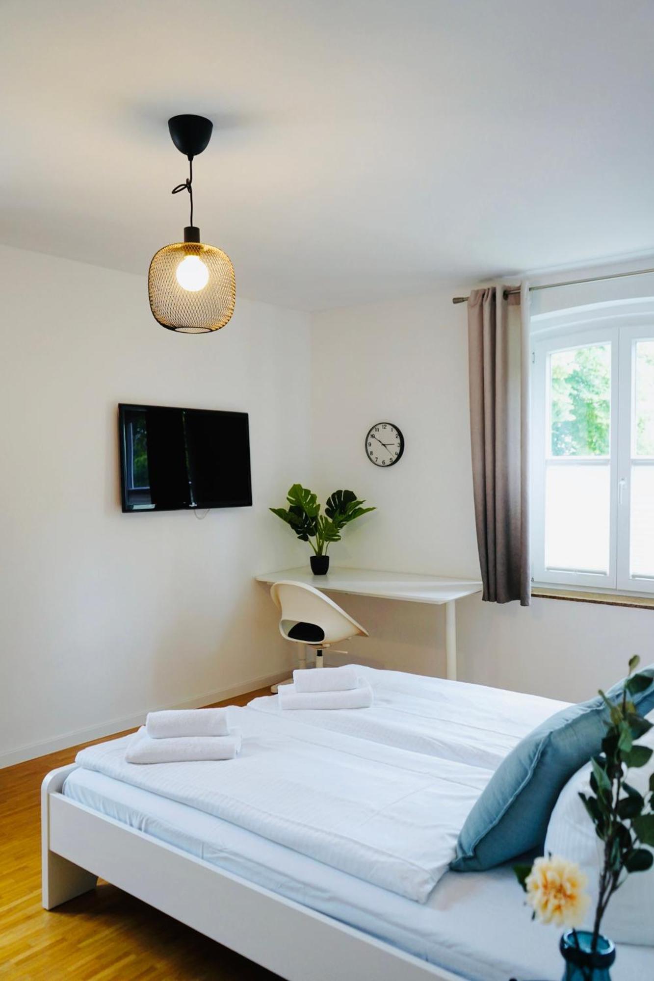 Stilvolles Apartment In Stadtnaehe-Parkplatz- 4 Personen- Balkon Wolfsburg Luaran gambar